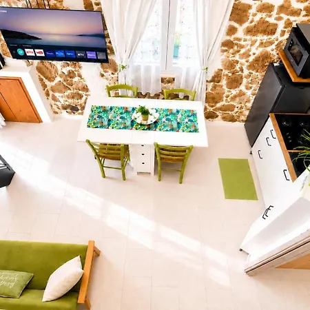 Lo Stazzo Della Dottoressa Holiday home *